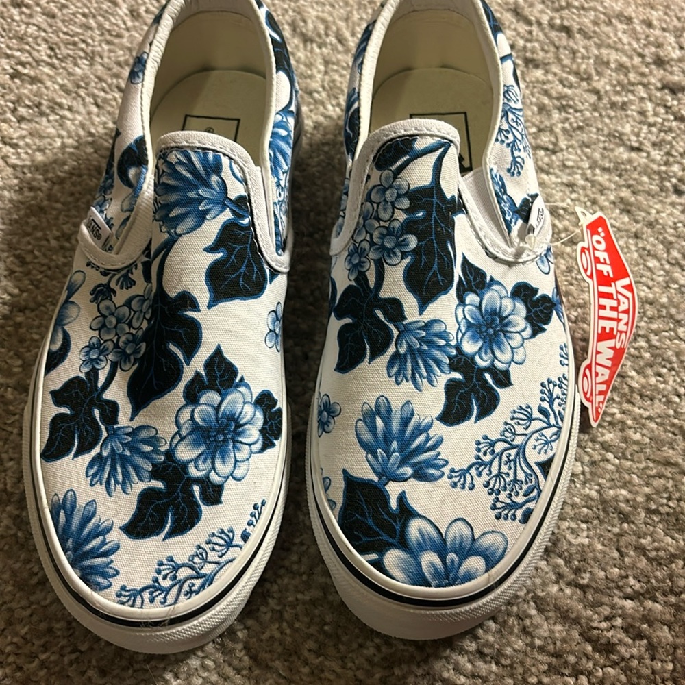 New vans women’s 7.5 men’s 7